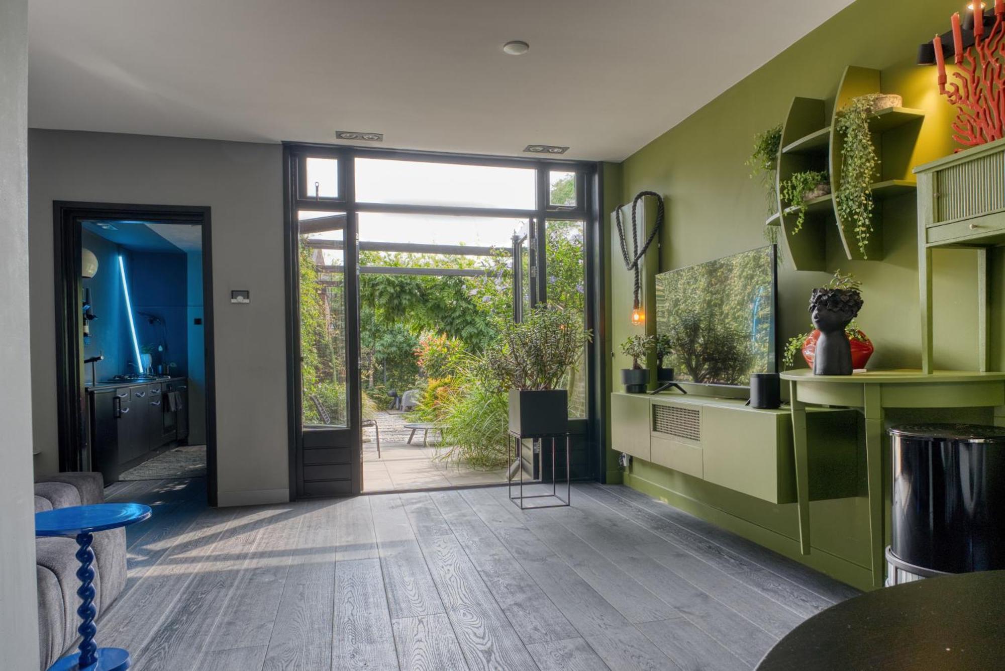 Bijzonder Stadshuis Met Diepe Moderne Tuin. อัลเพน อาน เดน ไรจ์น ภายนอก รูปภาพ